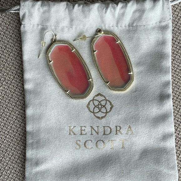 Kendra Scott Iridescent/dichroic Danielle earrings - Picture 1 of 3